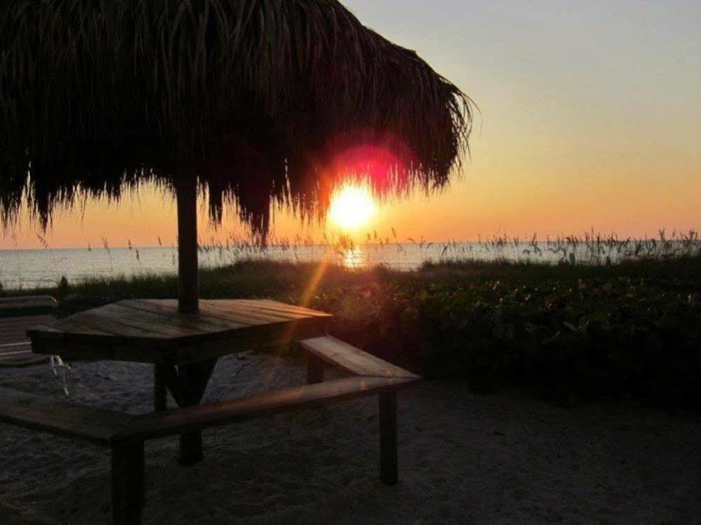 Coconuts Beach Resort Anna Maria Exterior foto